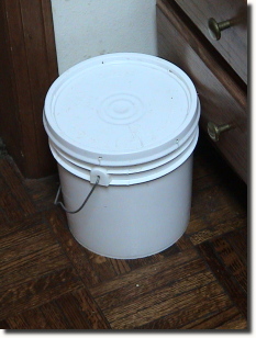 indoor compost pail